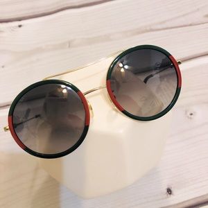 Gucci Round sunglasses w/Havana print